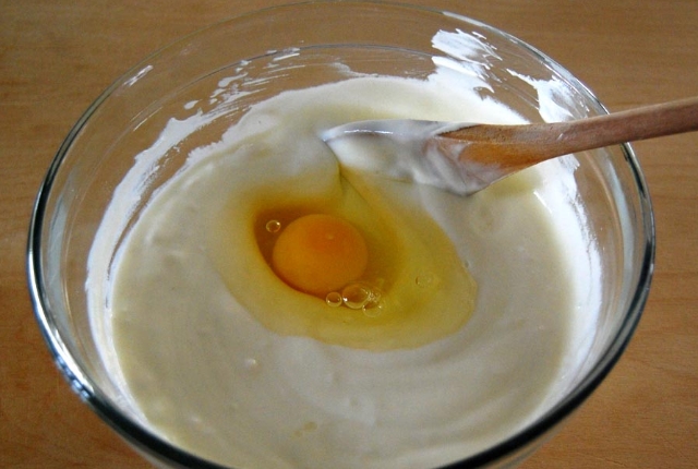 Curd and Egg Hair Mask