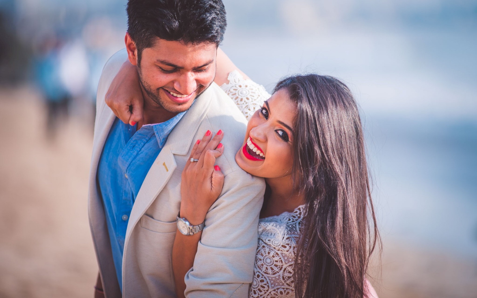 Crazy-and-lovely-Indian-couple-love-hugs-wallpapers