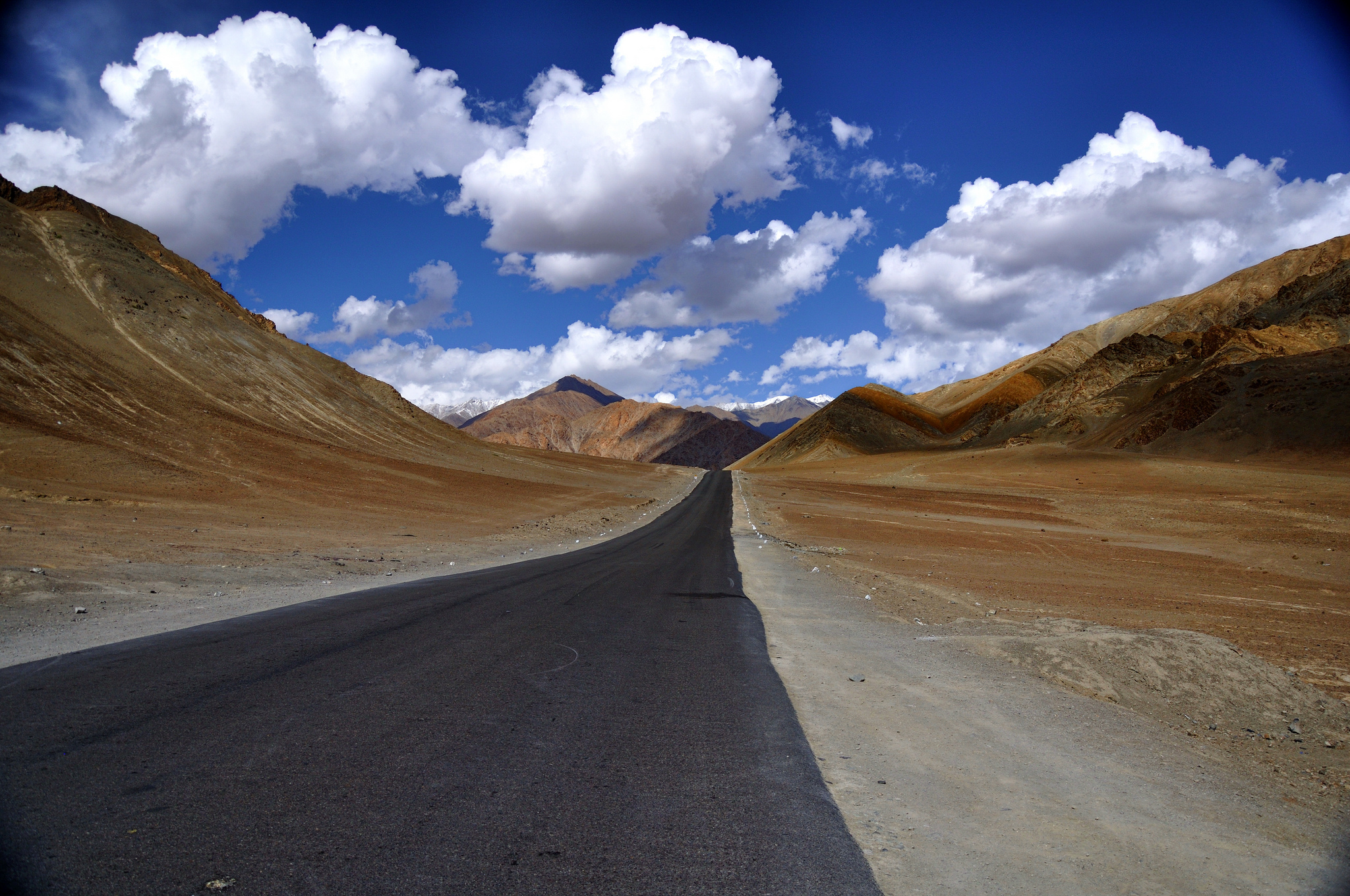 Magnetic-Hill-Places-To-Visit-In-Ladakh