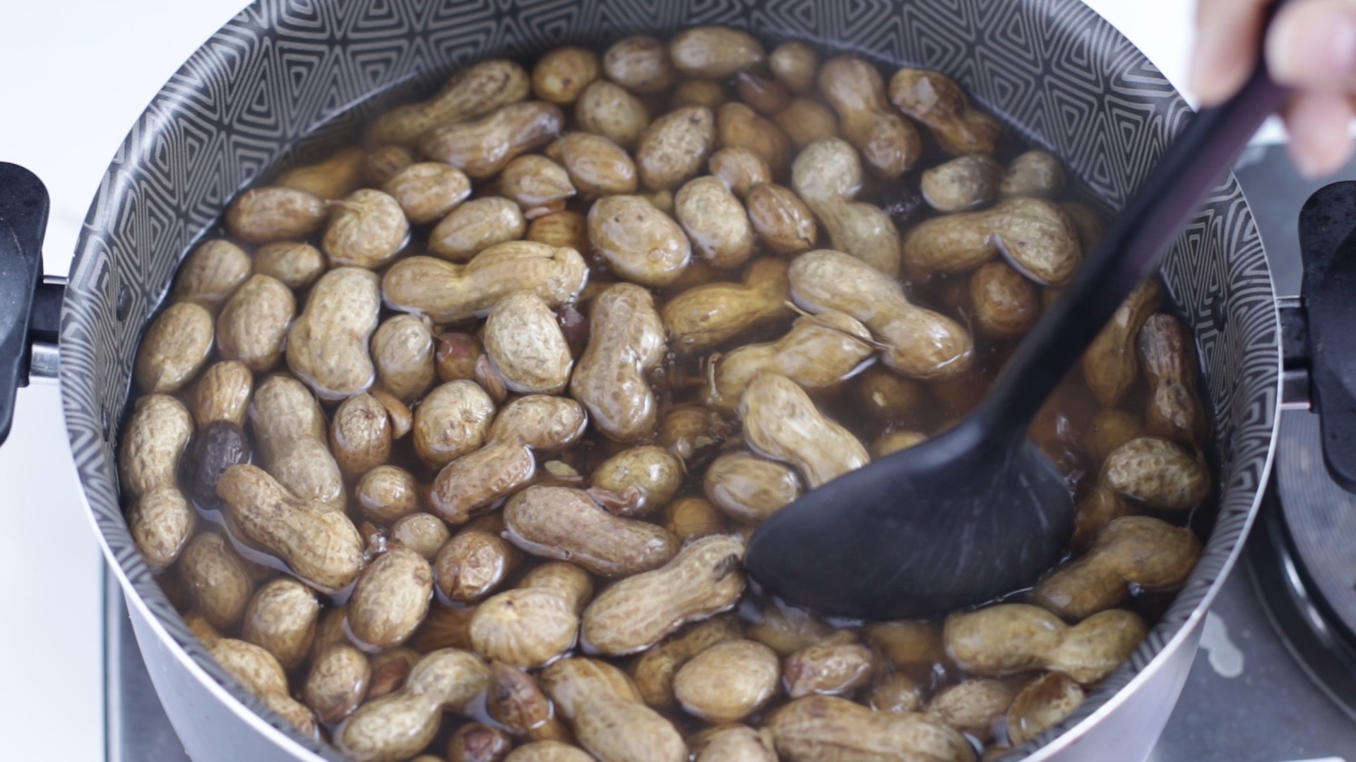 Boil-Peanuts